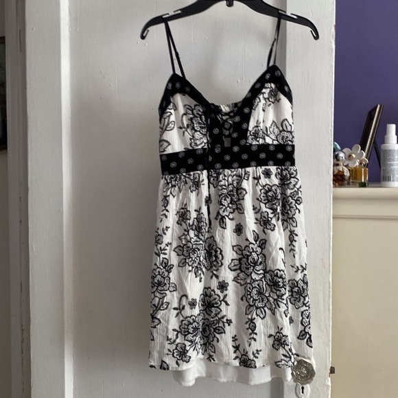 Charlotte Russe Dresses & Skirts - Floral dress